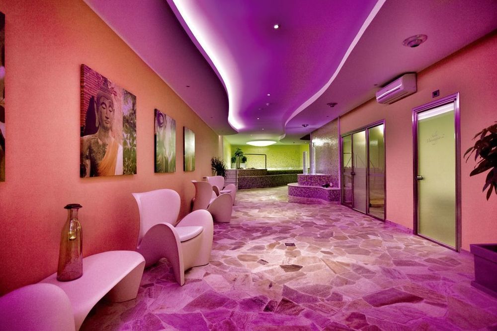 Altura Hotel
